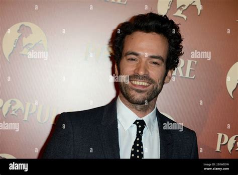 Le Festival de la Chanson Populaire Célébration Romantique avec Romain Duris: Une Nuit Magique à Paris!